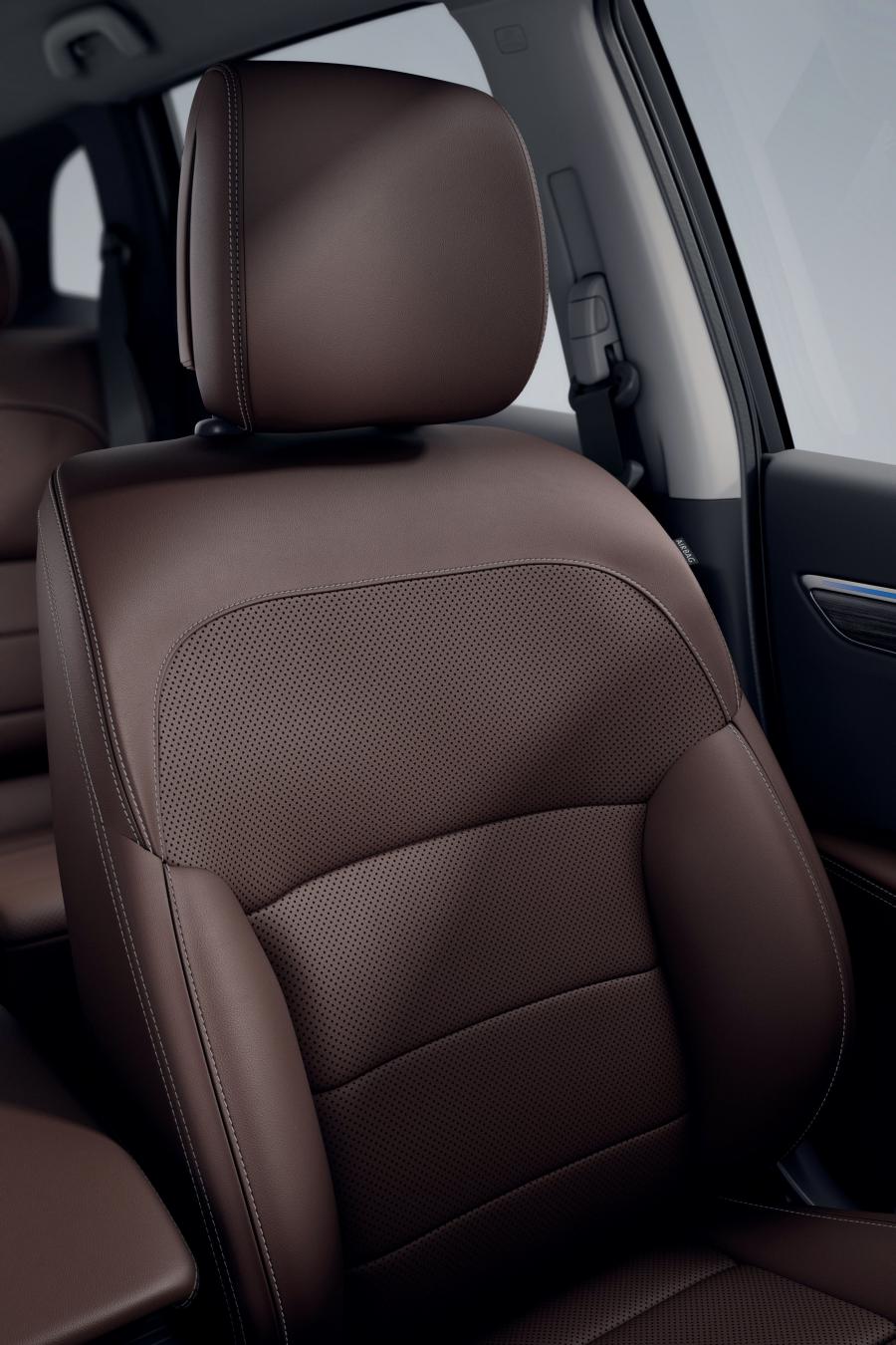 Интерьер Renault Koleos 2019 года  (WW) (фото 3 из 40)